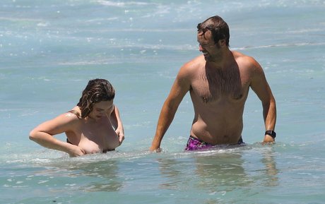 Bbie Chtfield model exclusive img