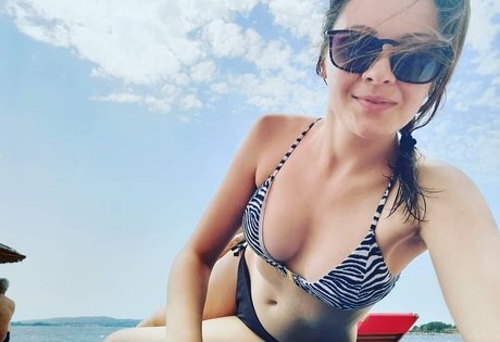 Lx Sasha naked pornstar image