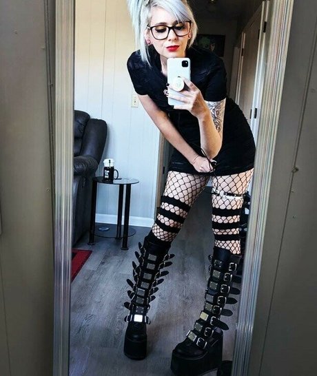 sleepy river model beautiful pic