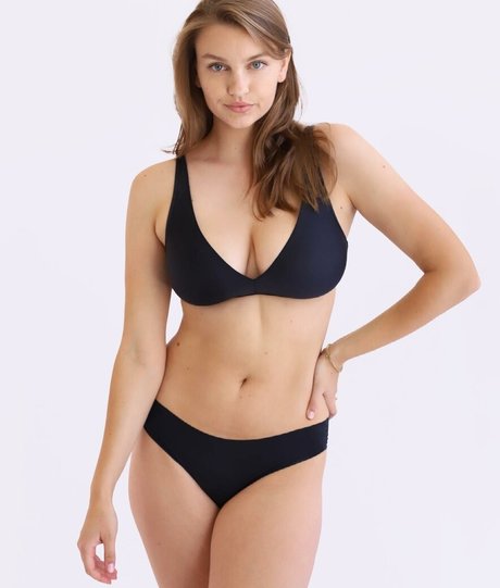 Olivia Brower model naked images