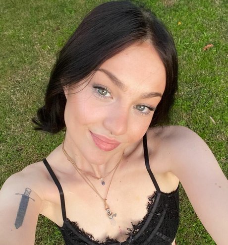 lucifersgf420 nude pornstar gallery