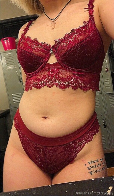 DitsyDaisy model nudes picture