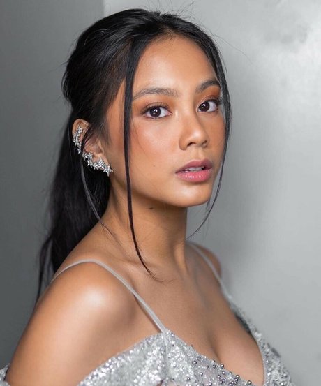 Ylona Garcia model pretty archive