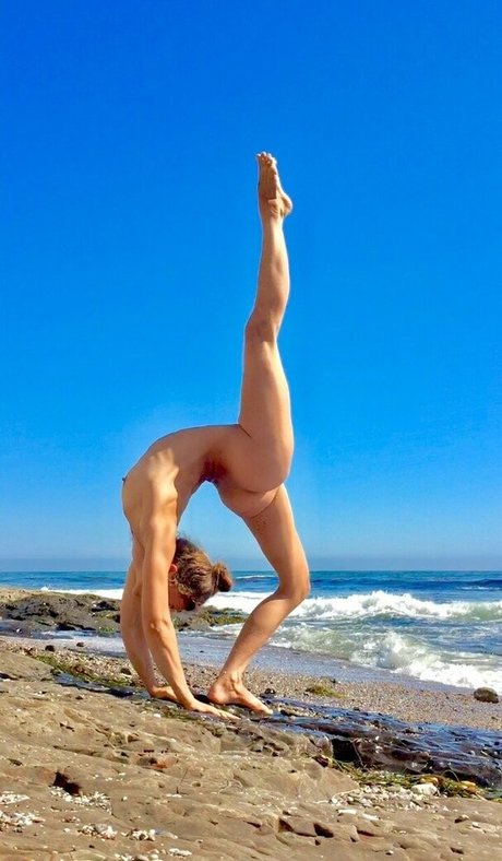 Liz Crosby nude star img