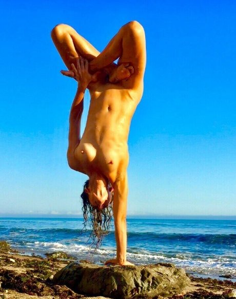 Liz Crosby model perfect img