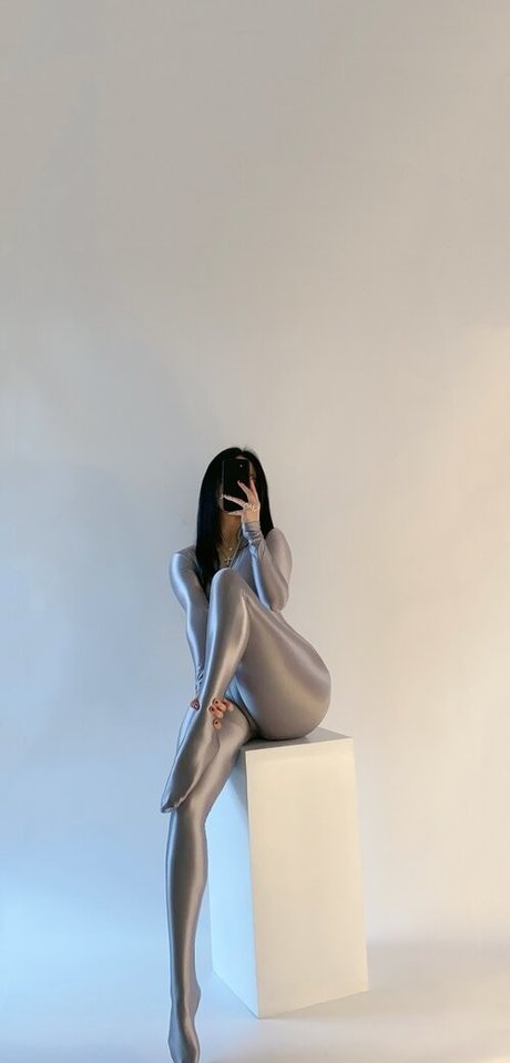 QianniuTT xxx actress pictures