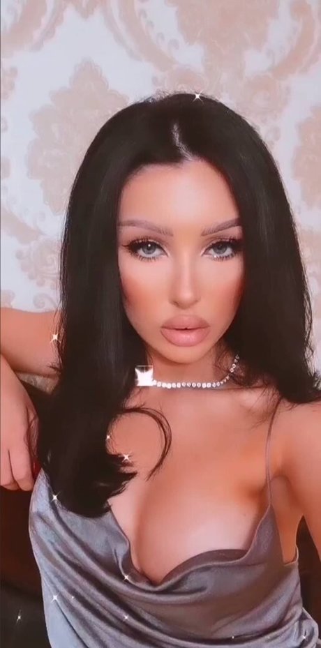 Denise Caissim hot star pictures