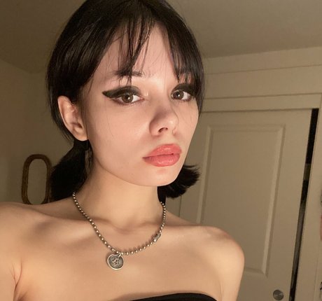 Kawaiigrrl model adult photo