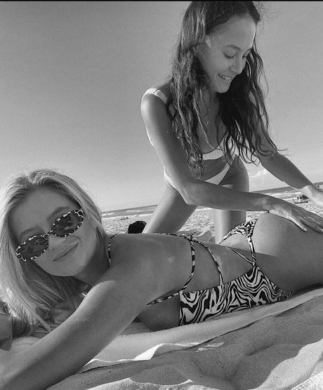 Mia Healey hd model img