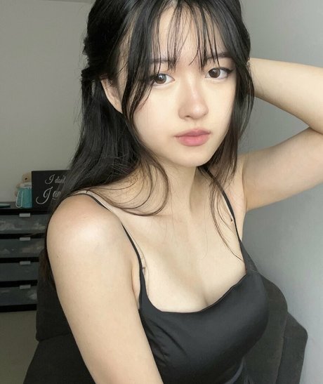 Vkimm nudes model image