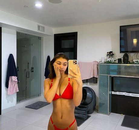 Mia Hayward art actress pics