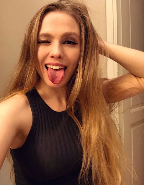 sirililia nudes model photos