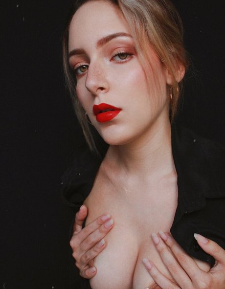 Oriana Leal hd pornstar photos