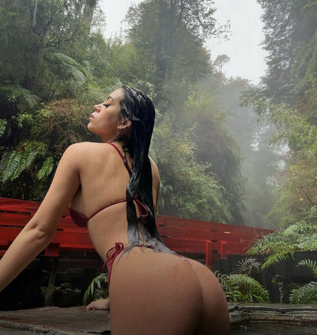 emilymatutt star hot pics