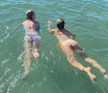 Kellykoopman hot actress photos