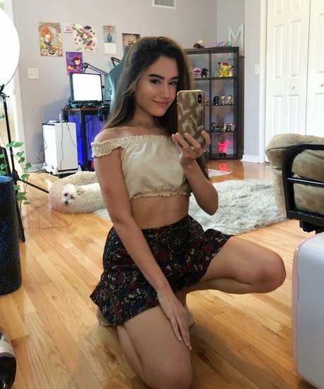 Melipastel model nude photo