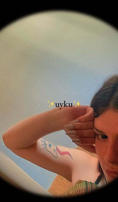 derin4y nude actress image