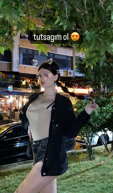 derin4y high quality model photo