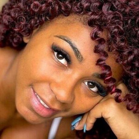 Yaa Santana Bombom adult actress img