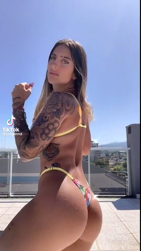 Julieta Gandulfo model pretty picture