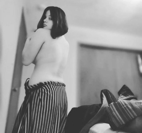 Croline Cpelri pornographic model gallery