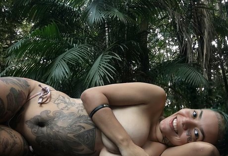 Milly Lascy pornstar top photo