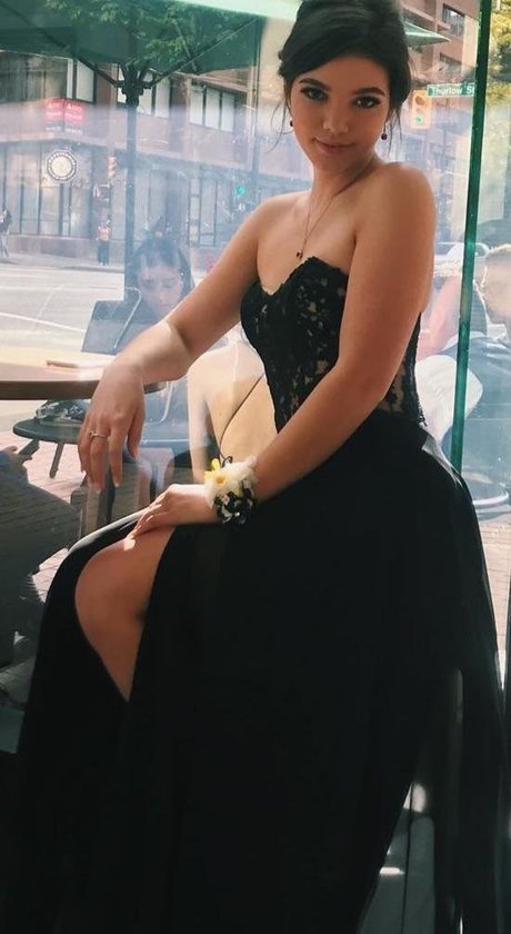 Alisha Newton model perfect pic