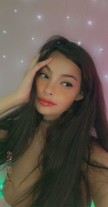 VantaBee pretty actress pictures