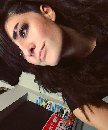 twomgovercsquared nude model pic