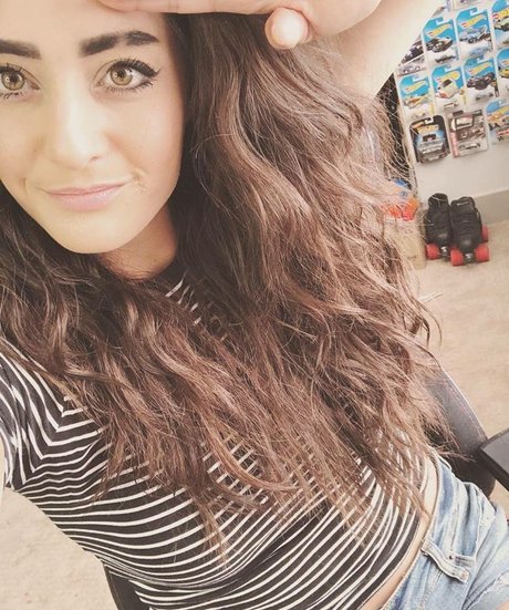 twomgovercsquared model pictures