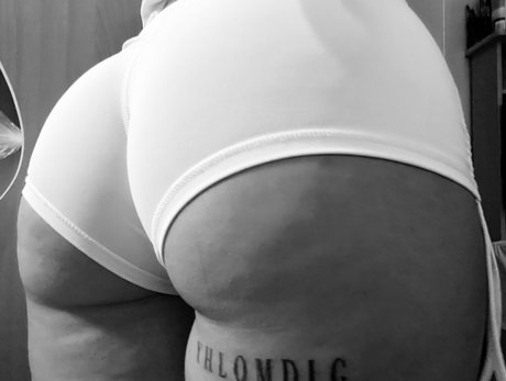 desvalenx perfect actress img