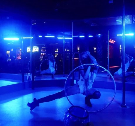 giantess onlyfans top picture