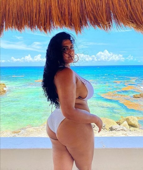 Prettydesibabixo erotic pornstar pic