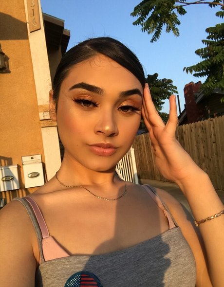 Trap4May pornstar nudes photo