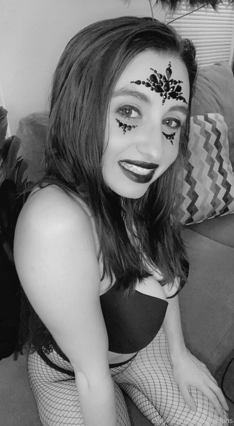 KylieeOW pornographic actress galleries