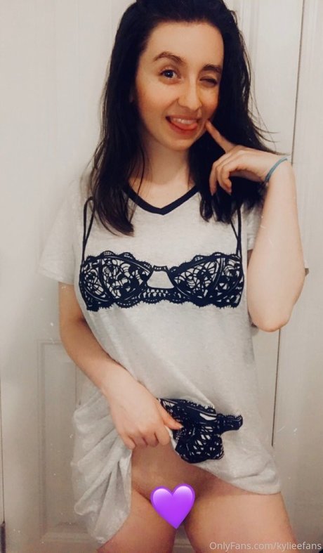 KylieeOW model pretty picture