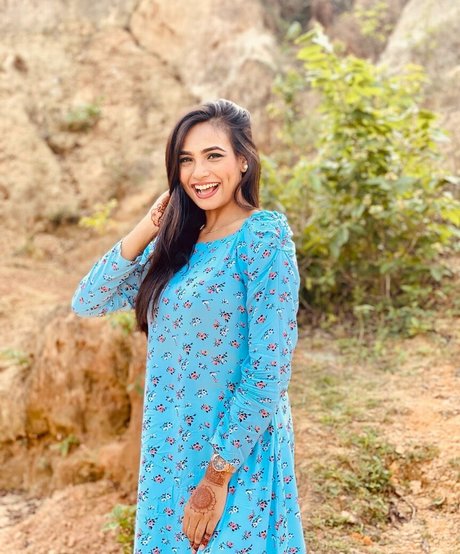 zamilah n model adult photo