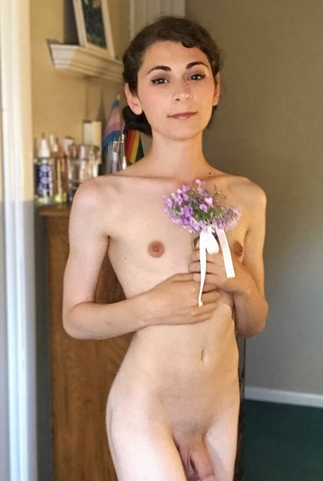 Harper Finch art actress photos