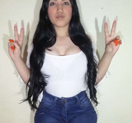 Elis Scratching ASMR exclusive model photo