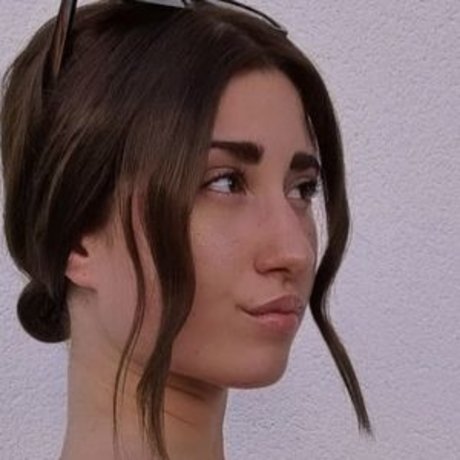 Astrid Guy star perfect images