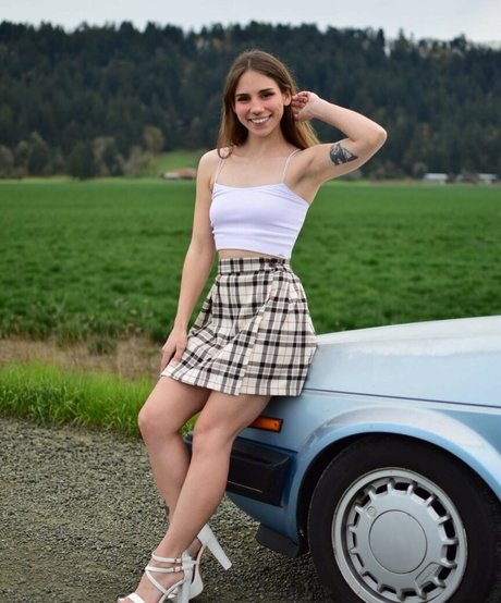 Petitebbpeach model hot galleries