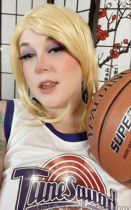 Chel Hell Bunny star exclusive picture