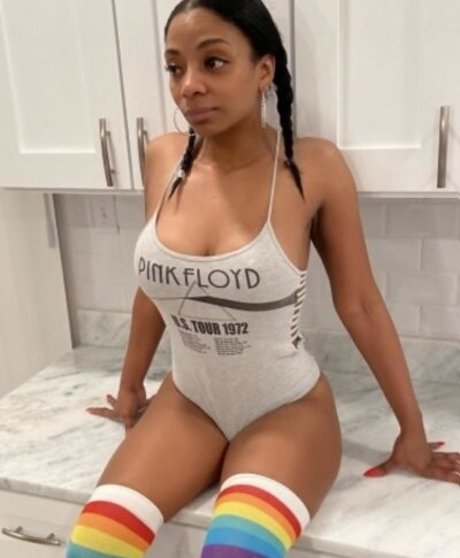 QuietMoney 68 xxx star galleries