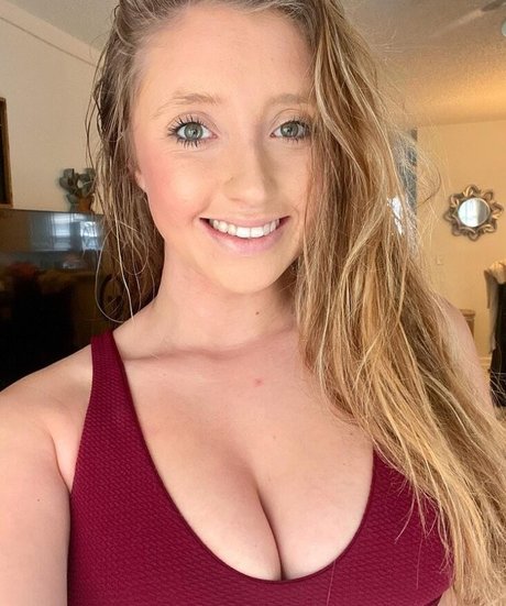 Hannah Louise star nudes pics