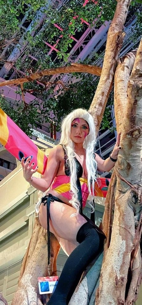 Namii cos naked actress image