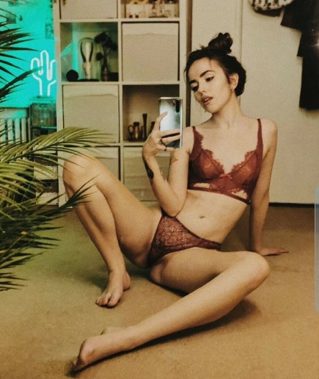 aemreynolds xxx actress picture