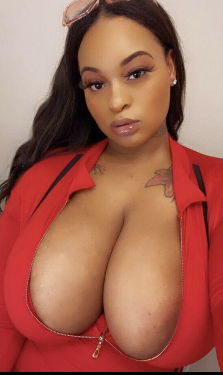 Itsnayhoee nudes star img