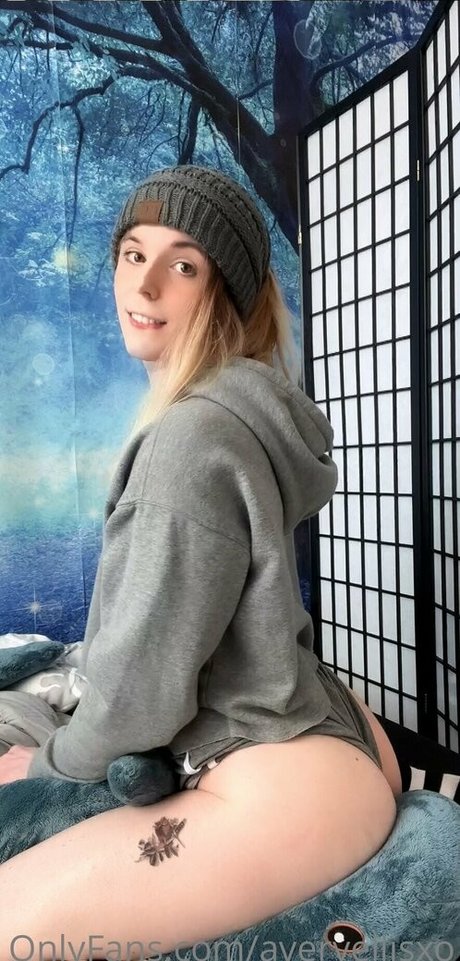 Avery Ellis perfect pornstar pictures