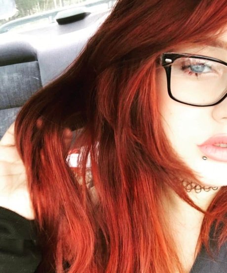 eileenexy naked actress pic