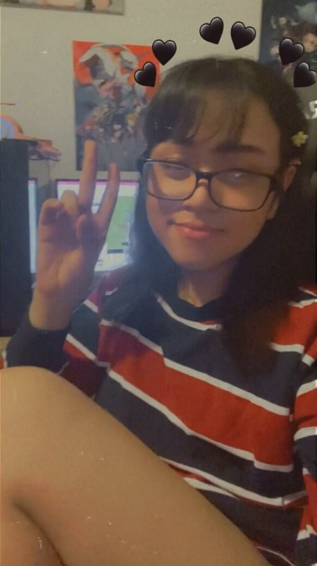 urcutesygf model art gallery